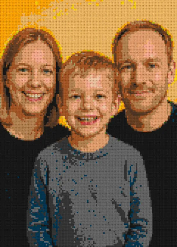 Familie mit Kind als personalisiertes LEGO®-kompatibles Fotomosaik im Hochformat – Größe L